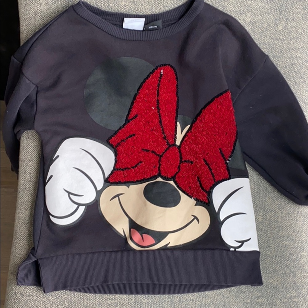 Minnie Mouse sequined sweatshirt